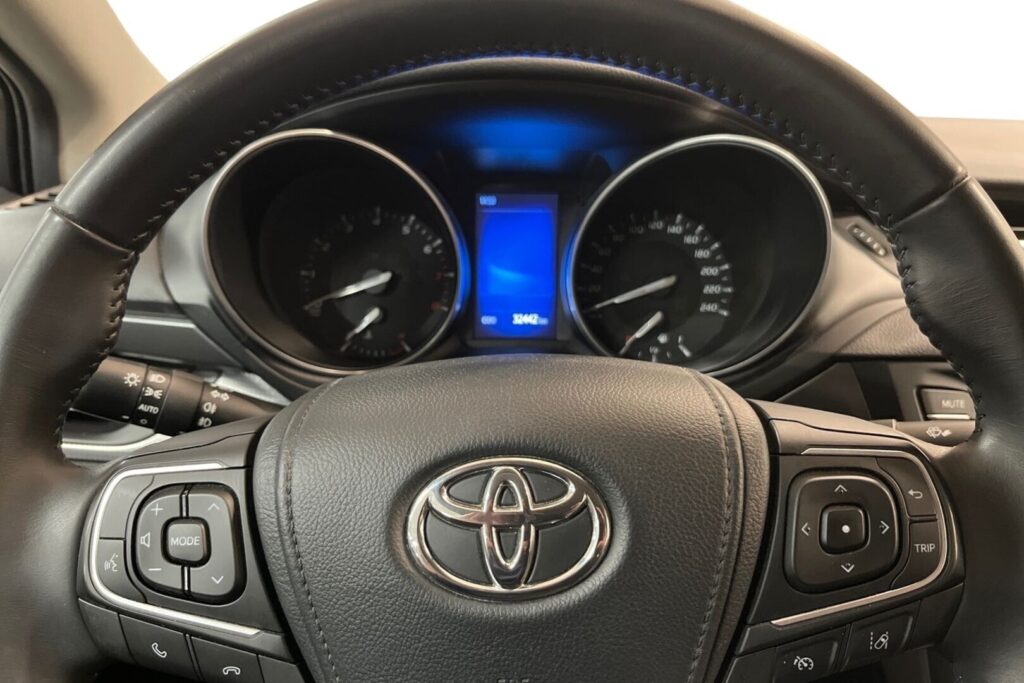 Toyota Avensis, image 5