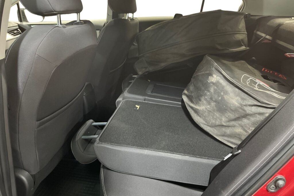 Toyota Avensis, image 8