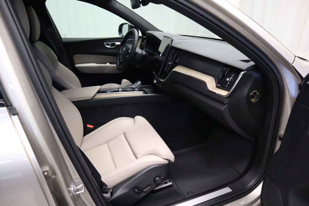 Volvo XC60, image 6