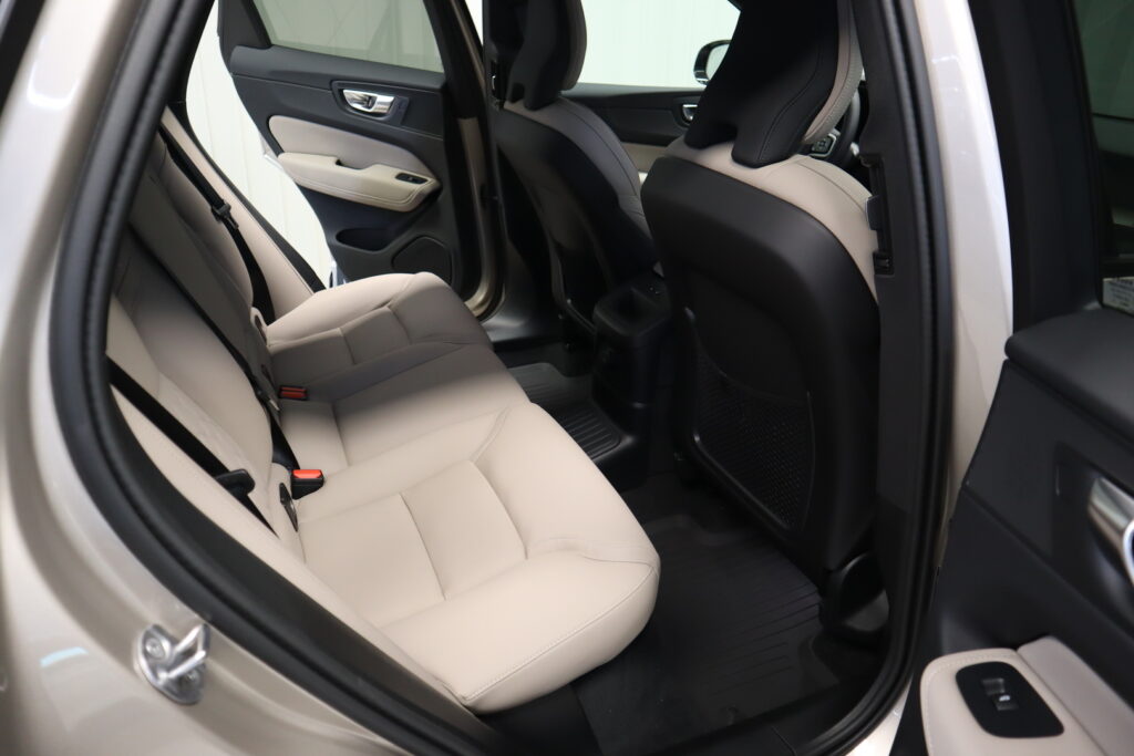 Volvo XC60, image 8