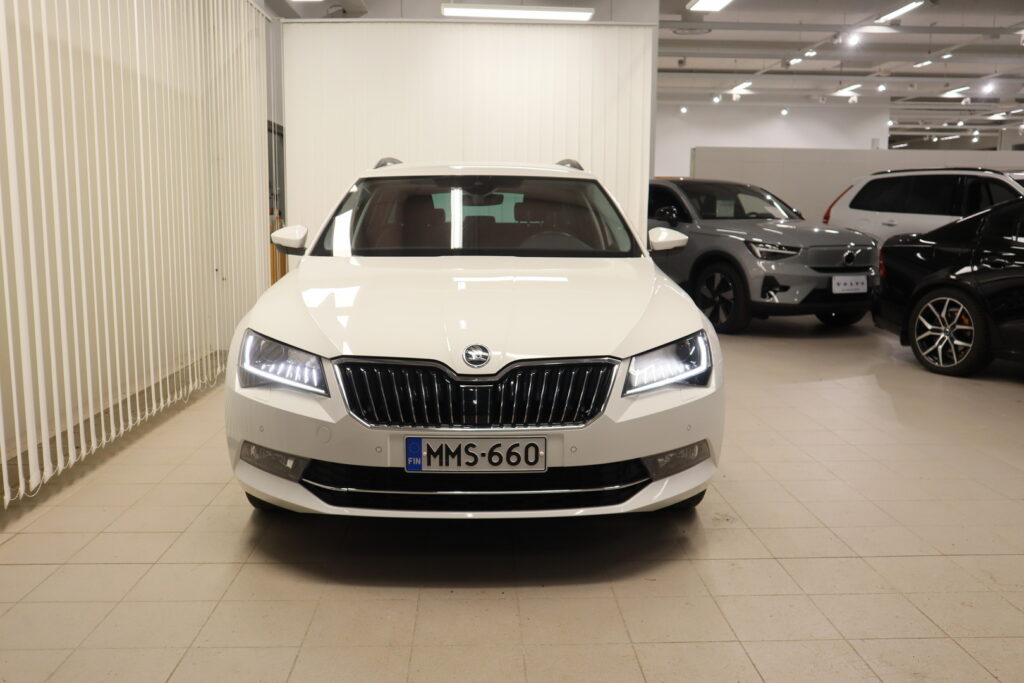 Skoda Superb, image 2