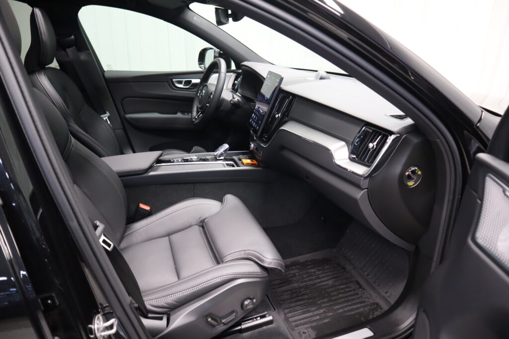 Volvo XC60, image 12