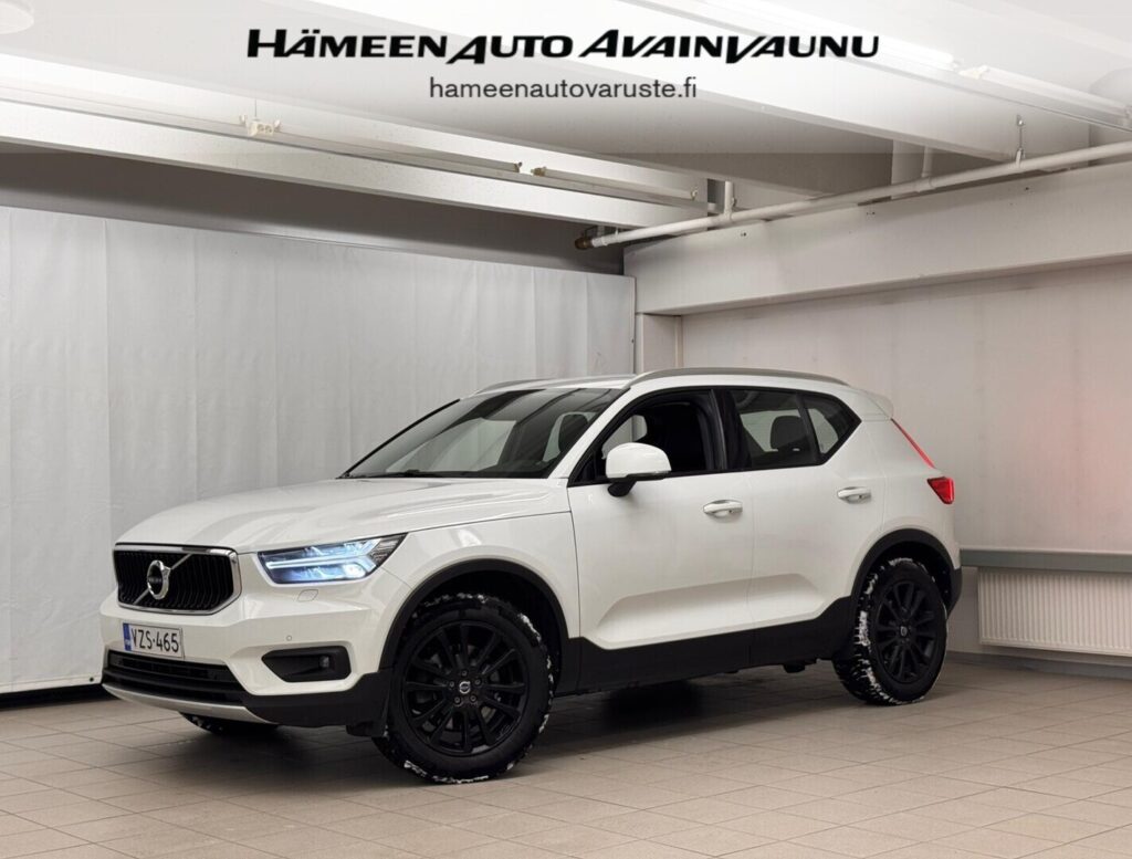 Volvo XC40, image 1