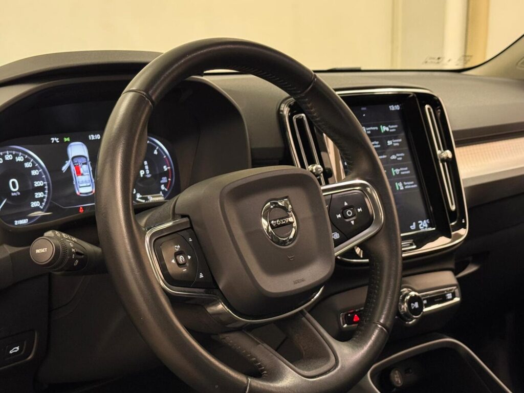 Volvo XC40, image 14