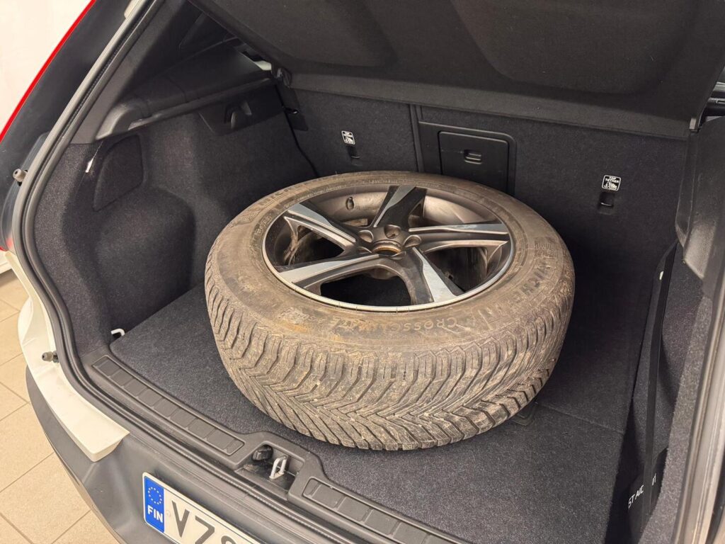 Volvo XC40, image 18