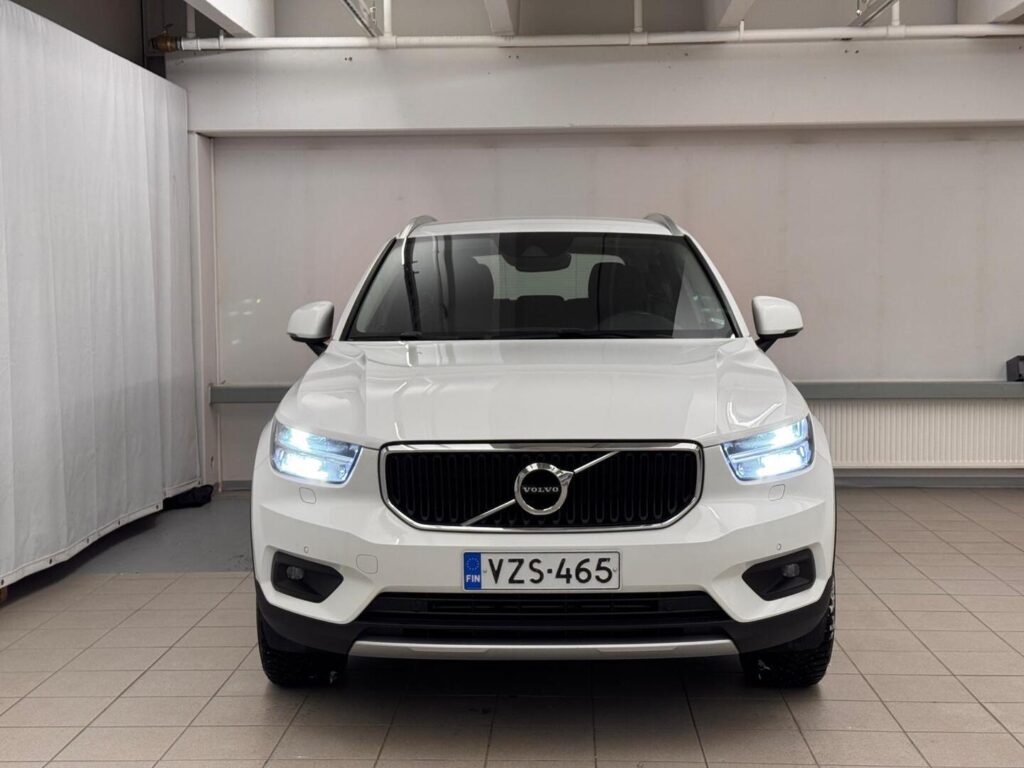 Volvo XC40, image 2