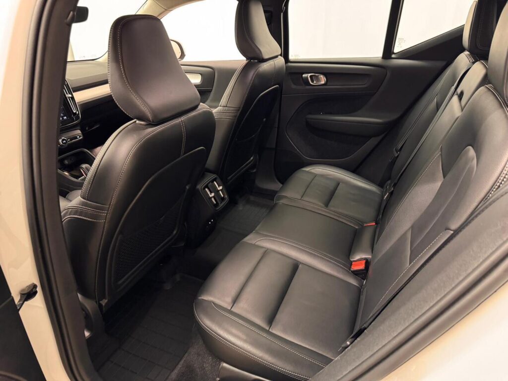 Volvo XC40, image 4