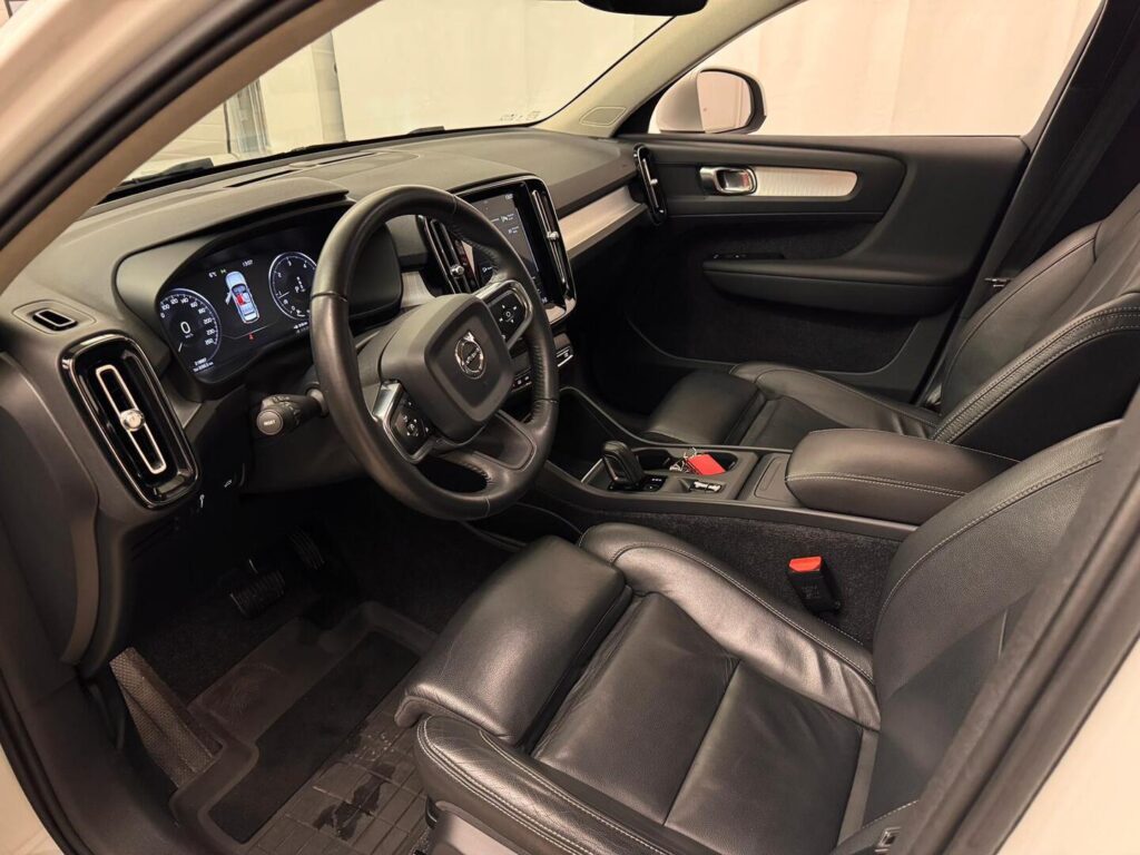 Volvo XC40, image 5