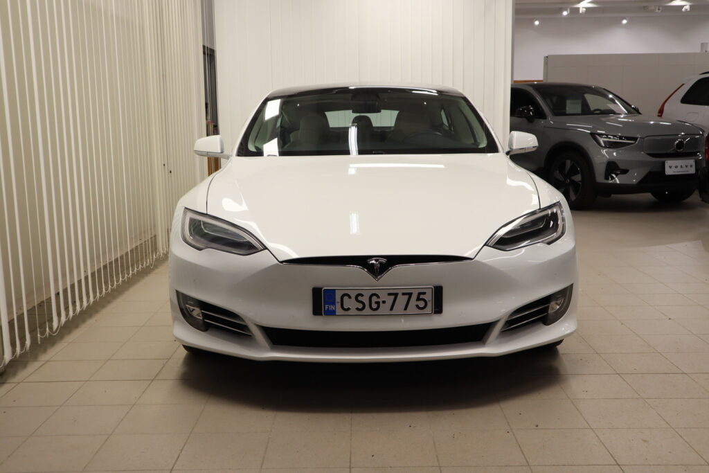 Tesla Model S, image 2