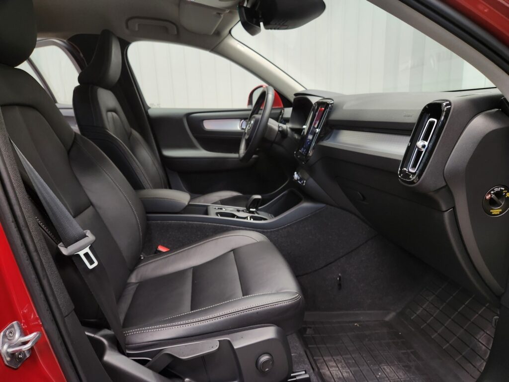 Volvo XC40, image 10