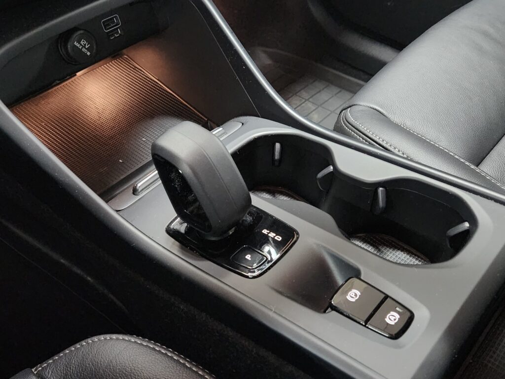 Volvo XC40, image 22