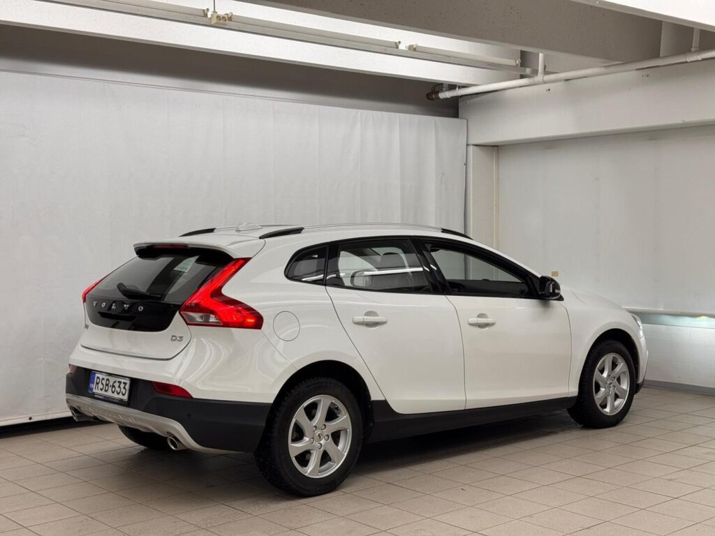Volvo V40 Cross Country, image 11