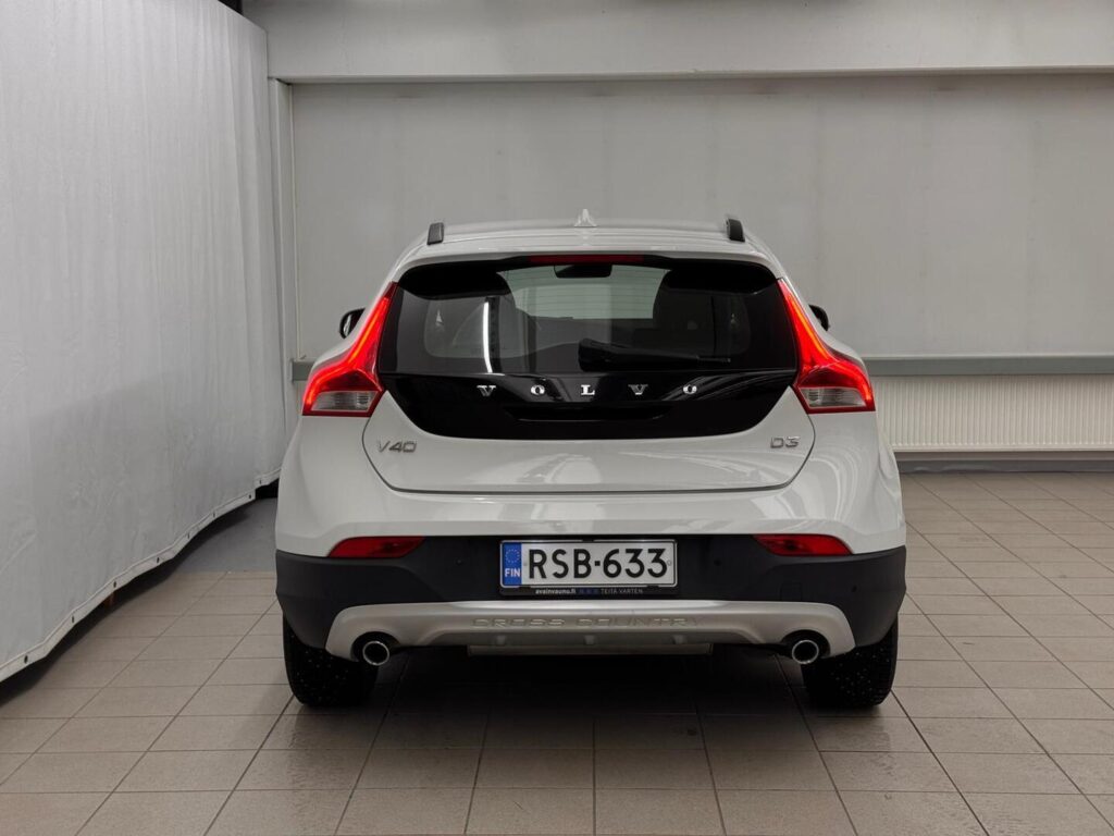 Volvo V40 Cross Country, image 12