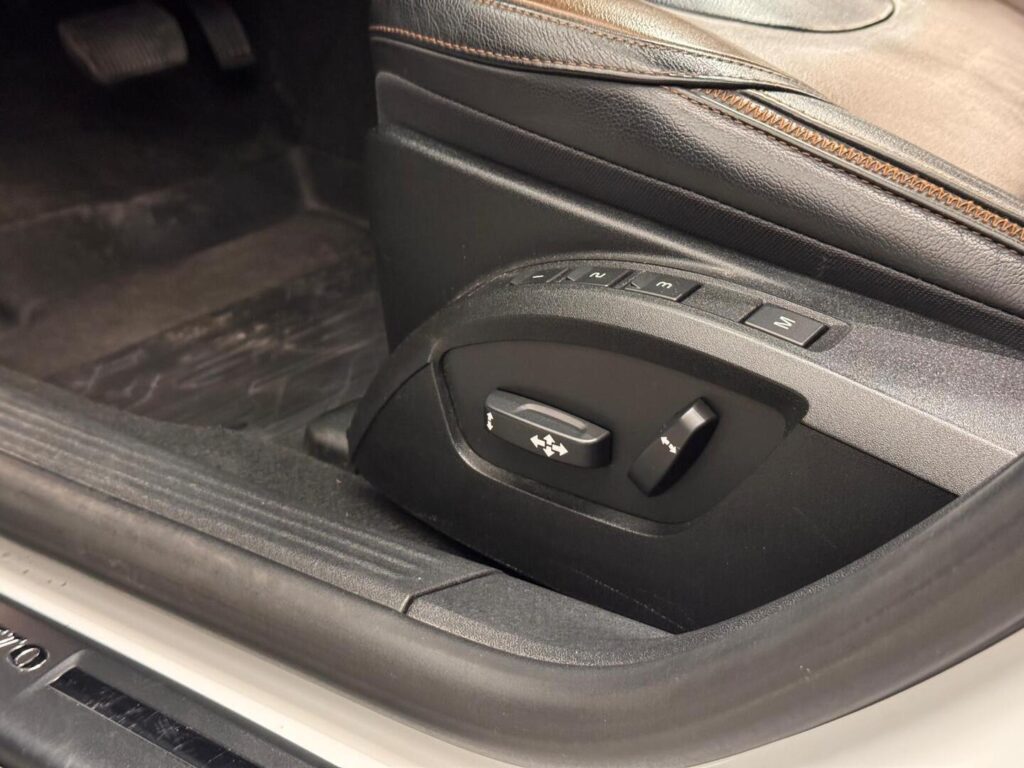 Volvo V40 Cross Country, image 16