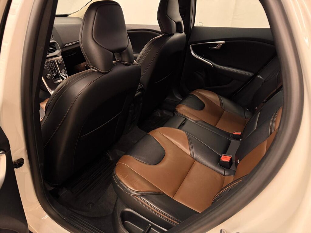 Volvo V40 Cross Country, image 4