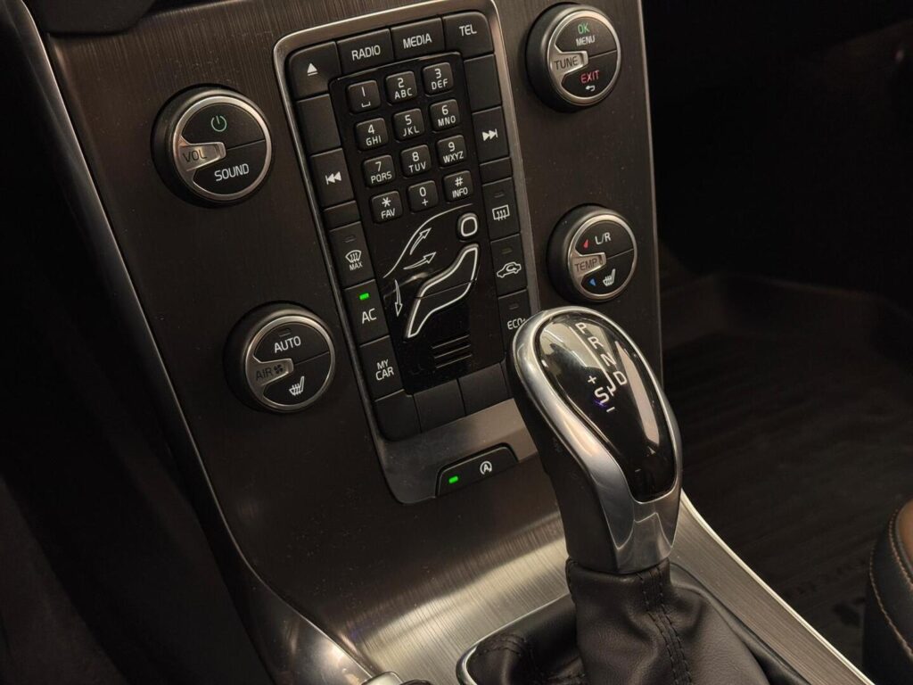 Volvo V40 Cross Country, image 7