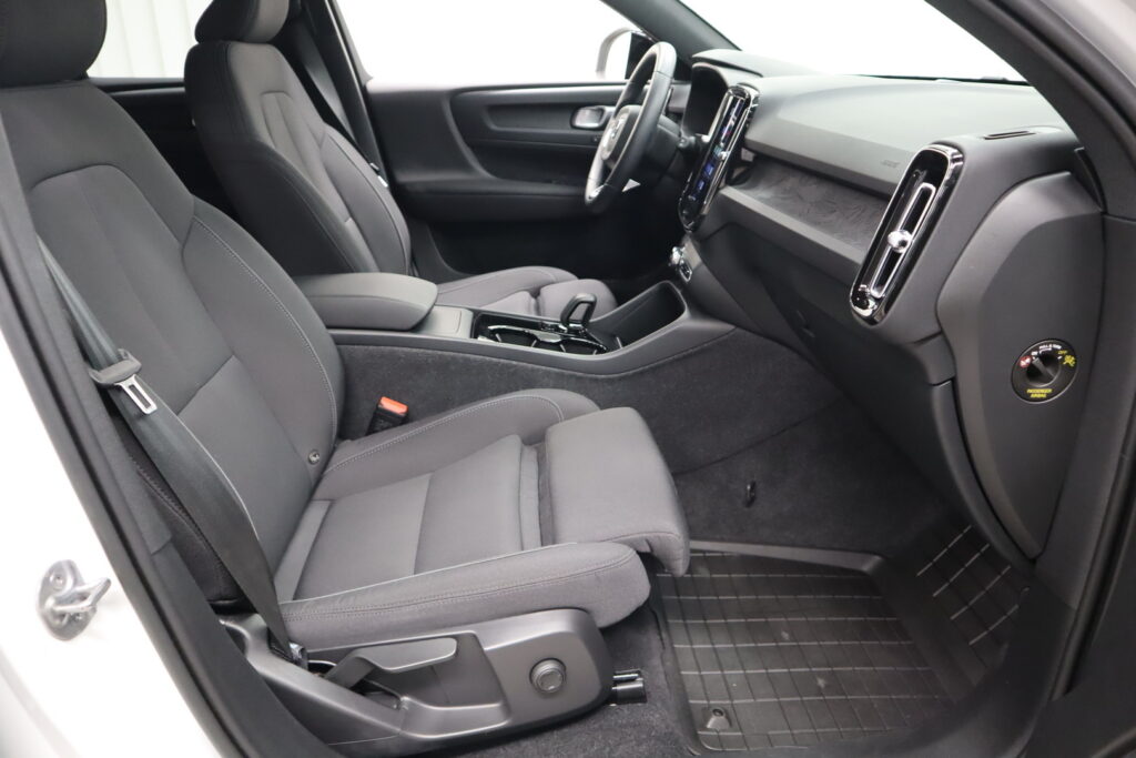 Volvo XC40, image 10