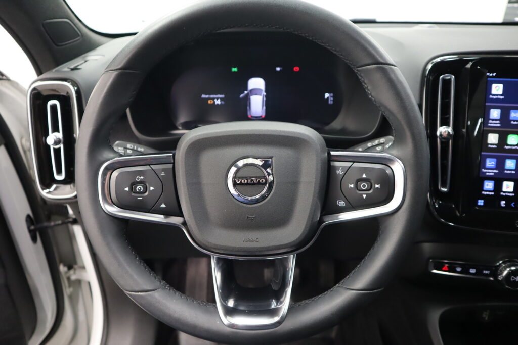 Volvo XC40, image 13
