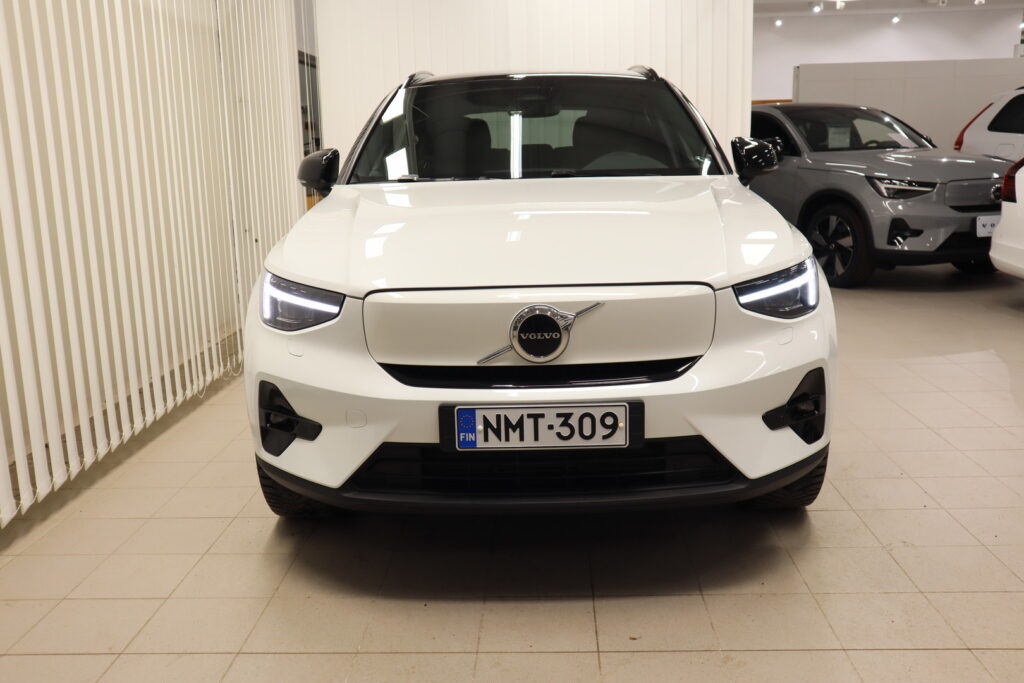 Volvo XC40, image 2