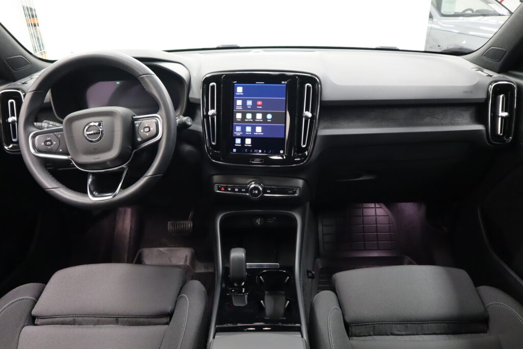 Volvo XC40, image 8