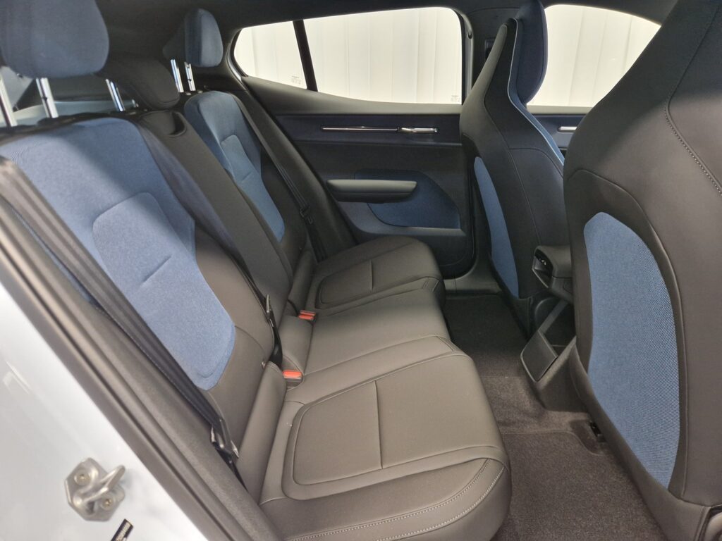 Volvo EX30, image 14