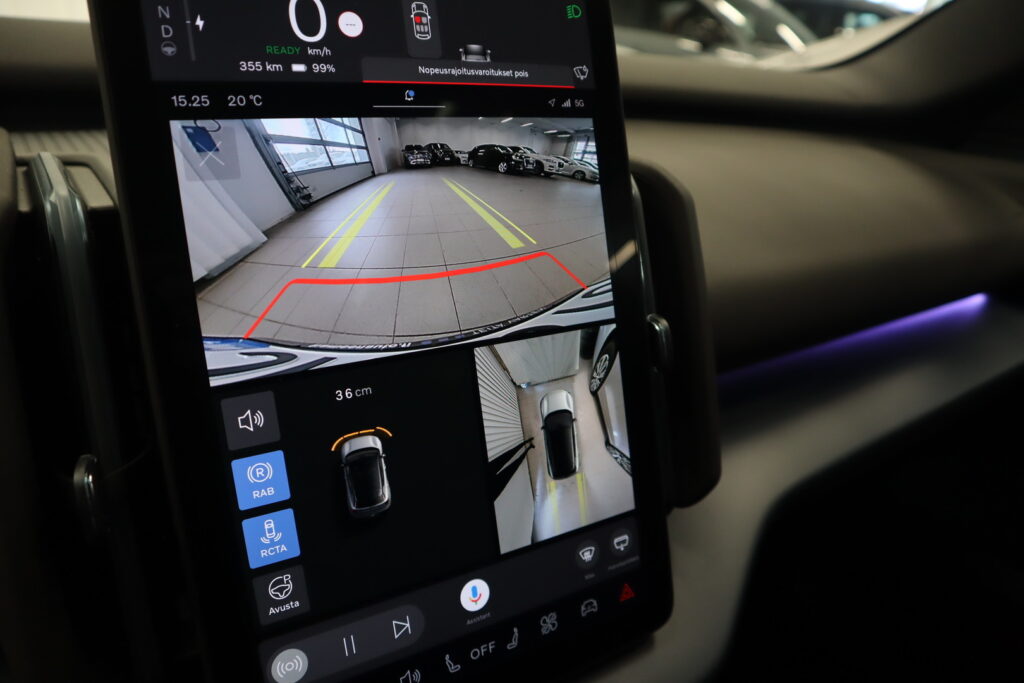 Volvo EX30, image 13