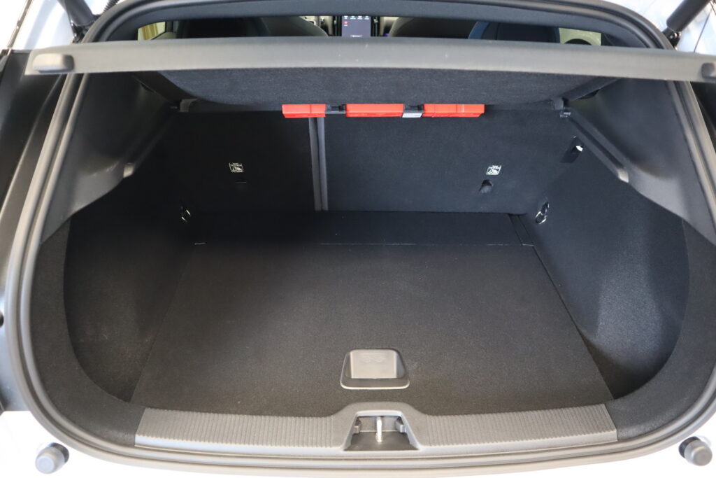 Volvo EX30, image 17