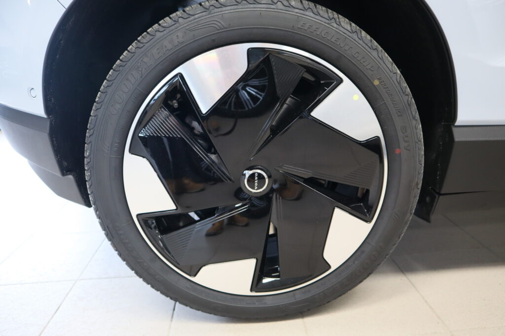 Volvo EX30, image 19