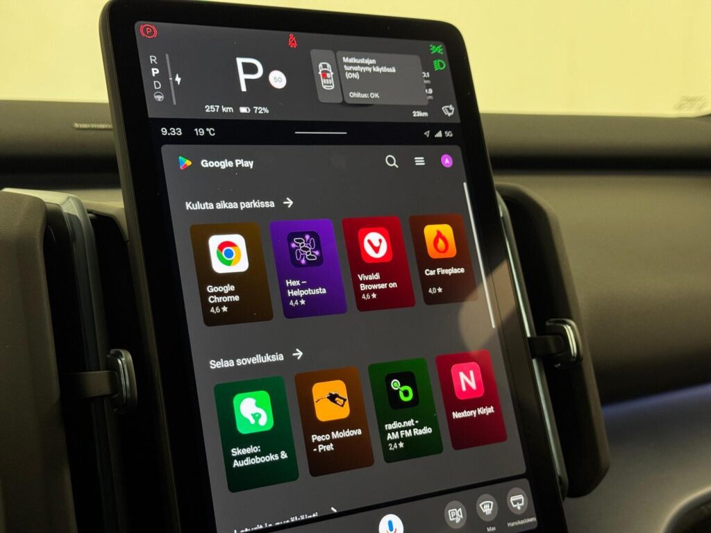 Volvo EX30, image 10