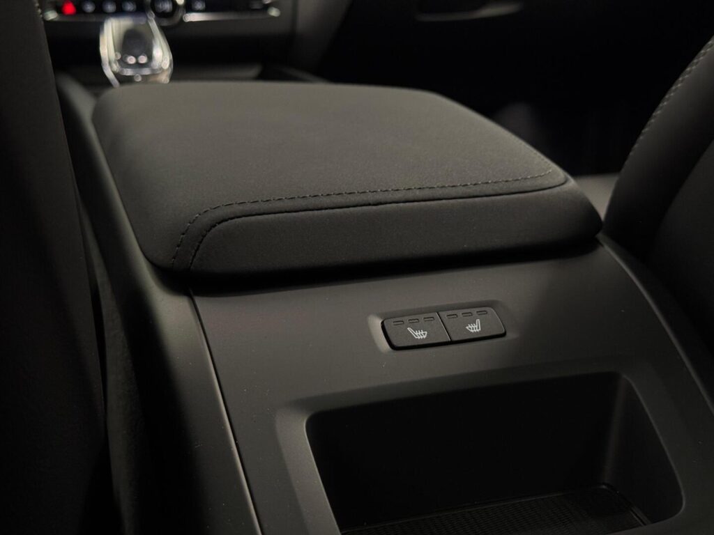 Volvo XC60, image 17