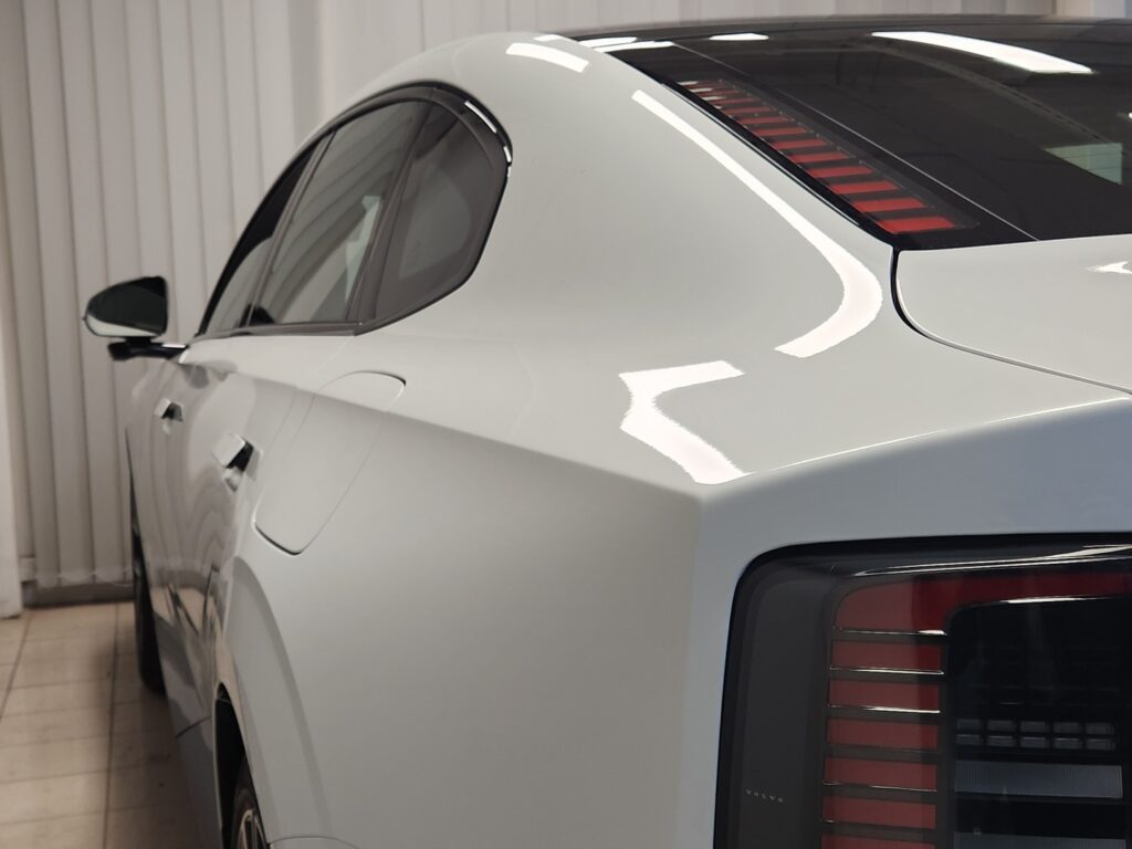 Volvo ES90, image 17