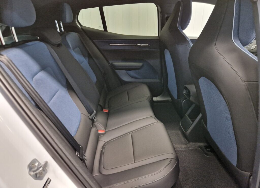 Volvo EX30, image 10