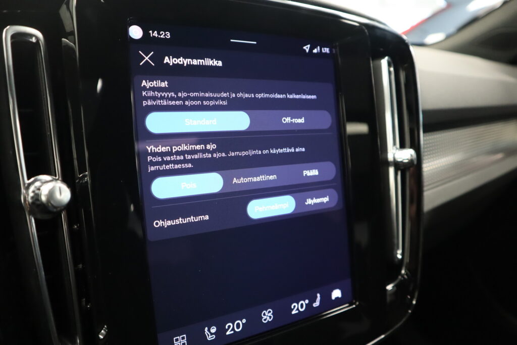 Volvo EX40, image 16