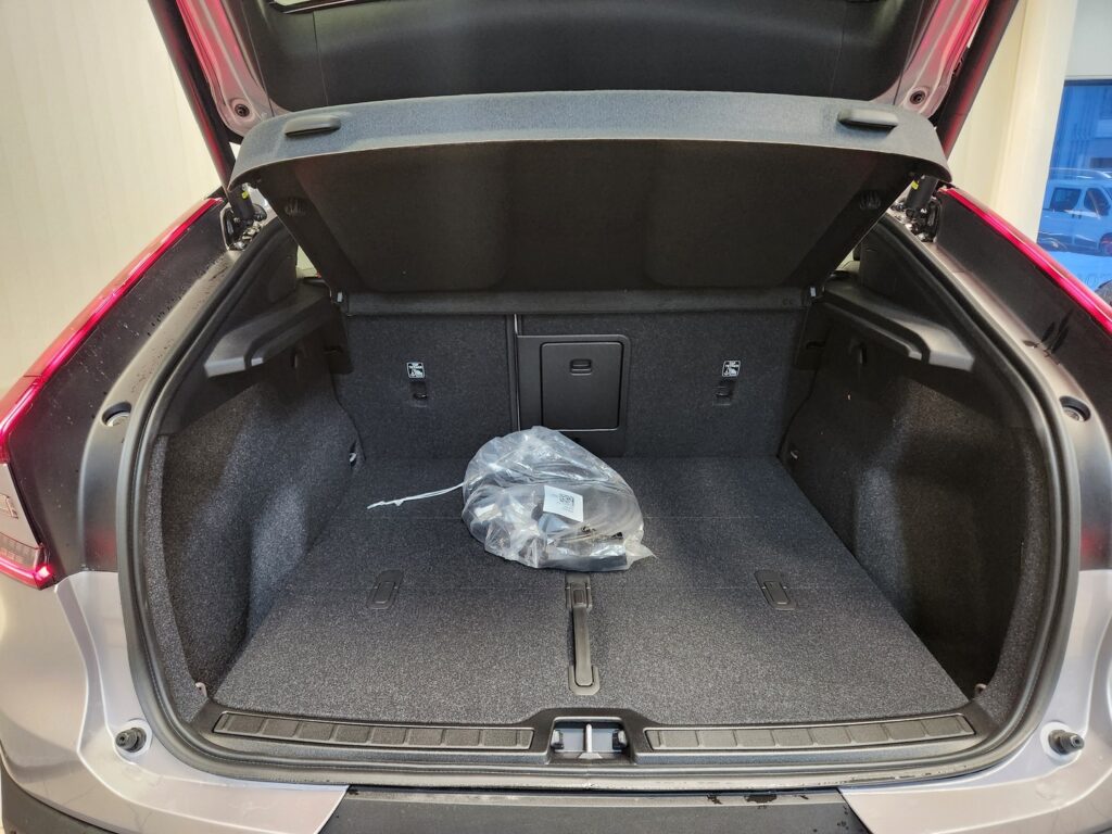 Volvo EC40, image 16