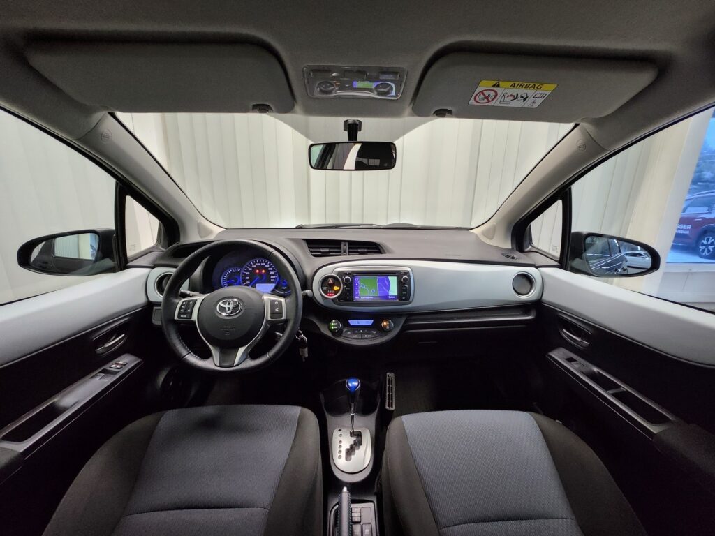 Toyota Yaris, image 10