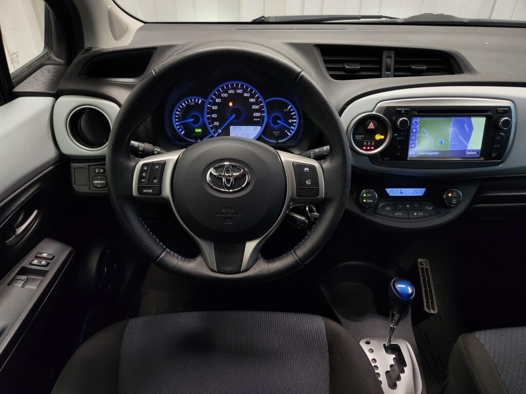 Toyota Yaris, image 11
