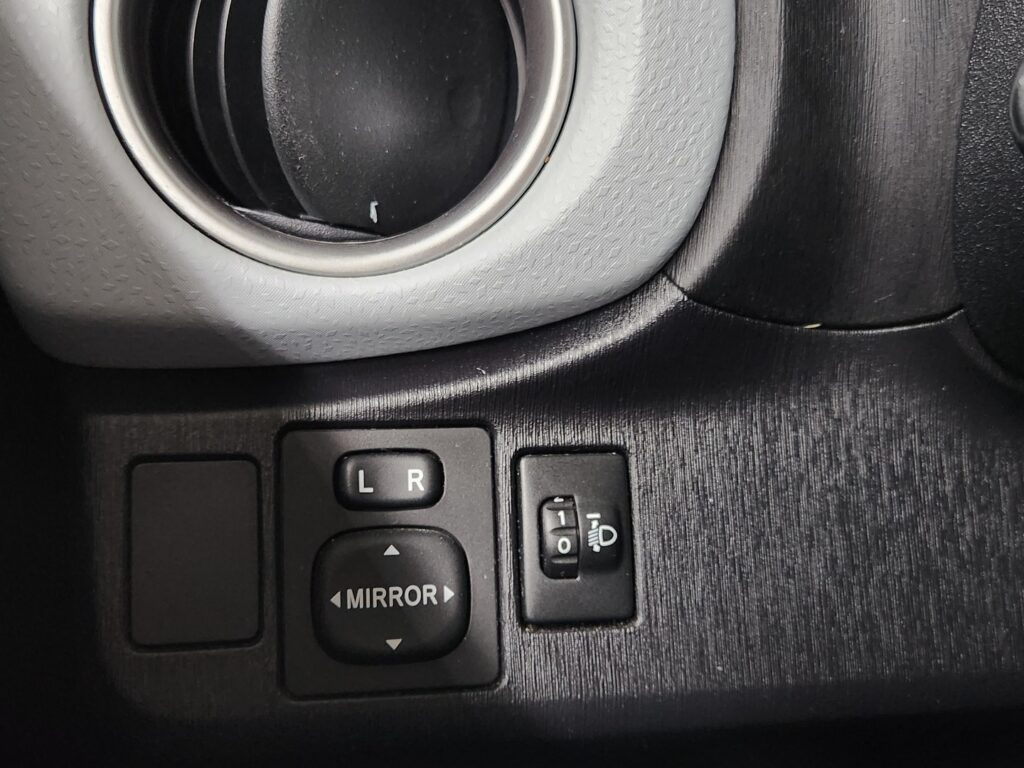 Toyota Yaris, image 14