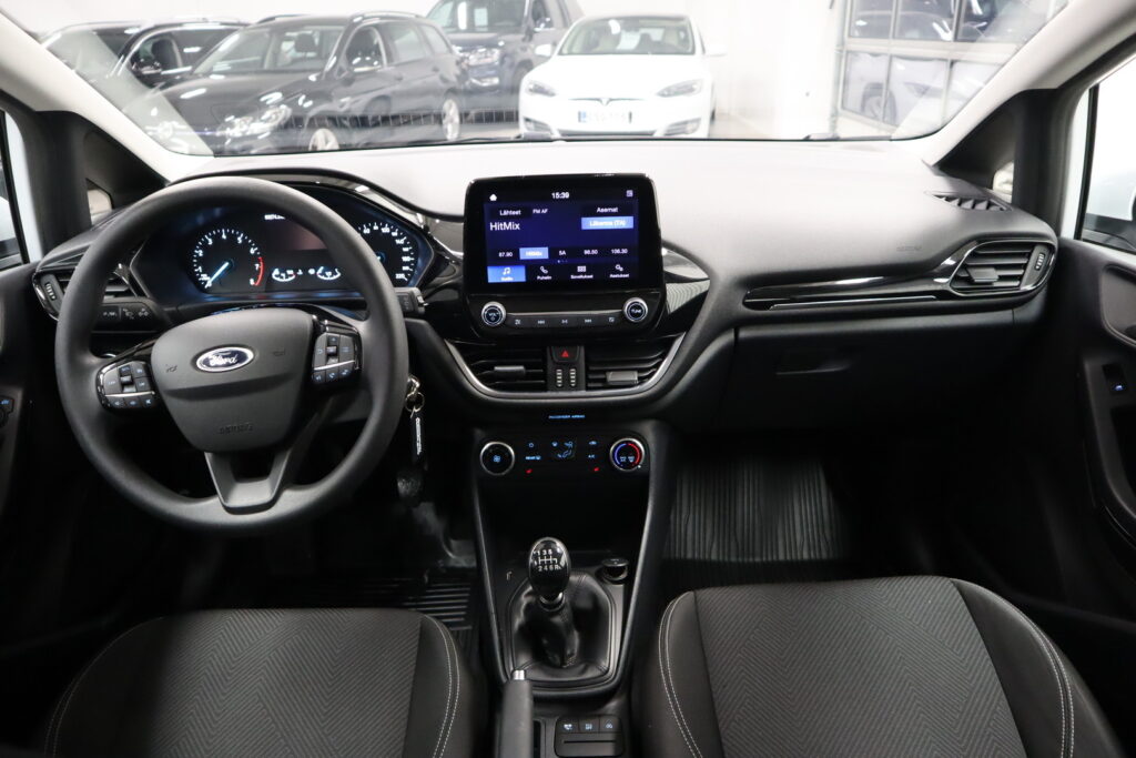 Ford Fiesta, image 6