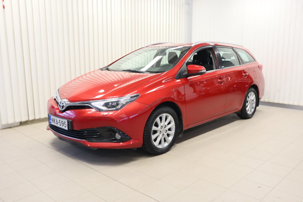 Toyota Auris, image 1