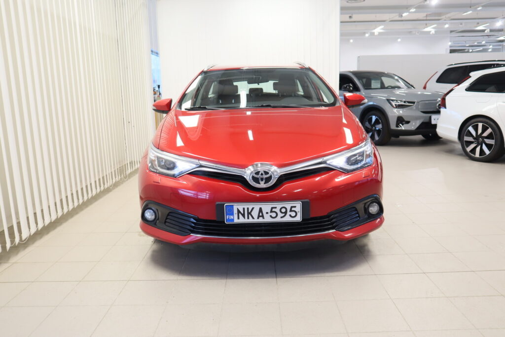 Toyota Auris, image 2