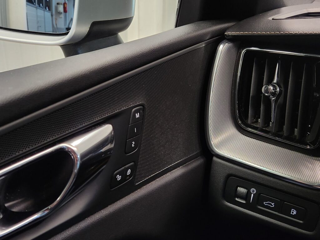 Volvo XC60, image 18