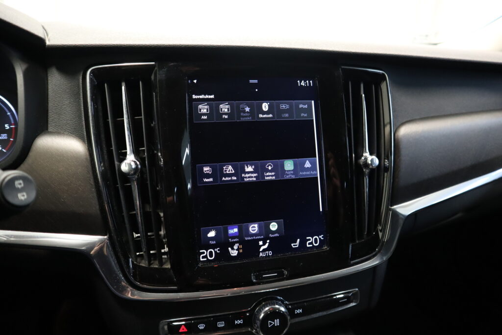 Volvo V90 Cross Country, image 11