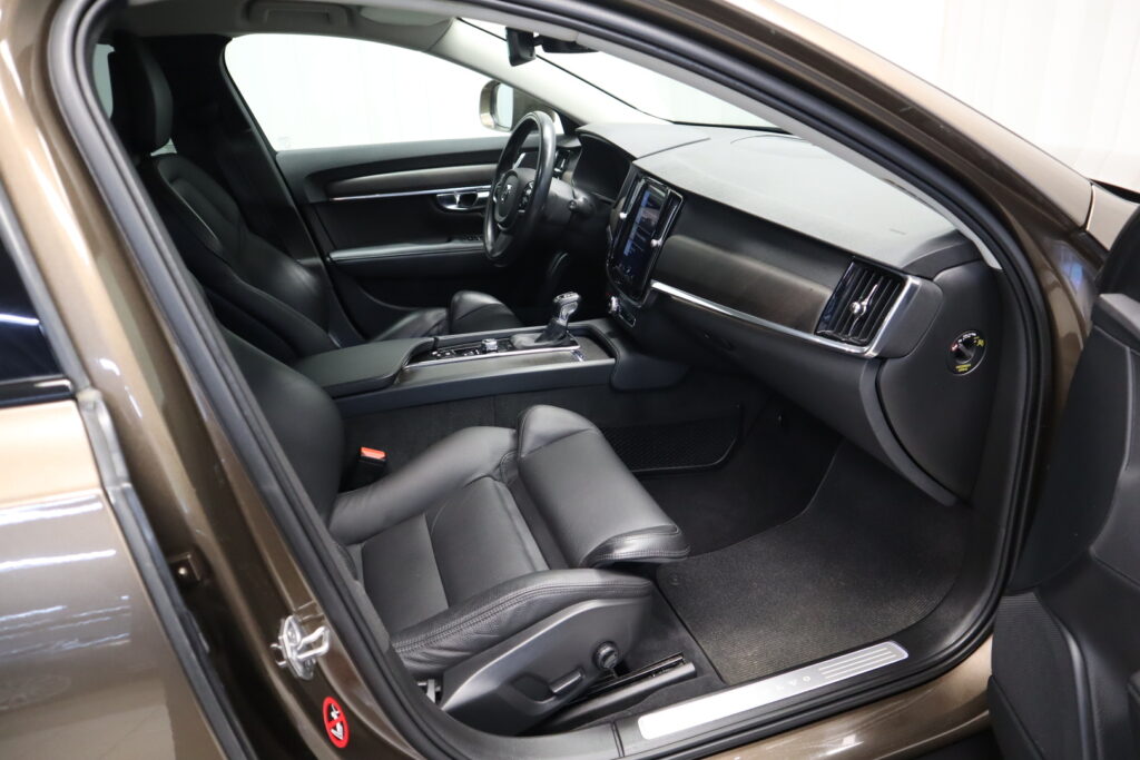 Volvo V90 Cross Country, image 14