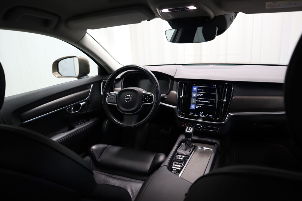 Volvo V90 Cross Country, image 15