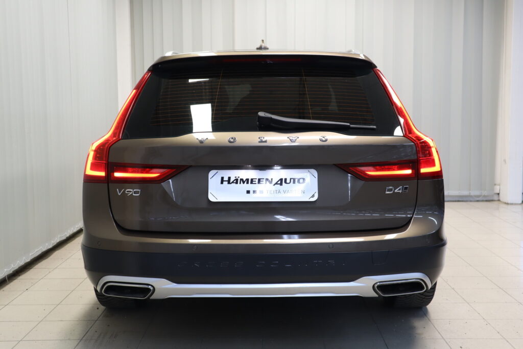 Volvo V90 Cross Country, image 22