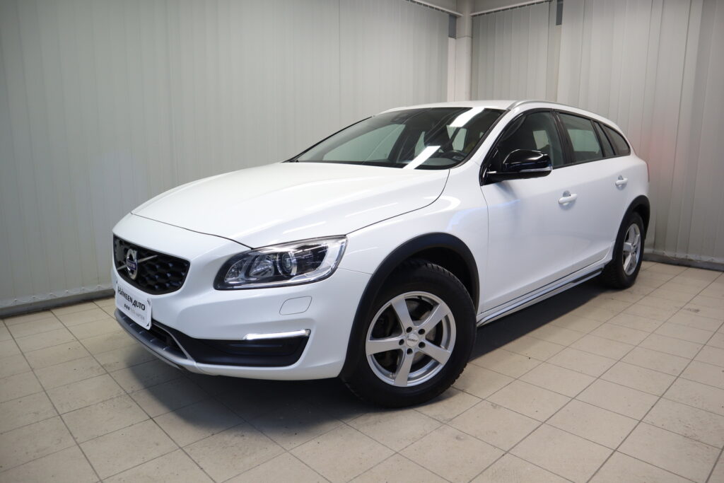 Volvo V60 Cross Country, image 2