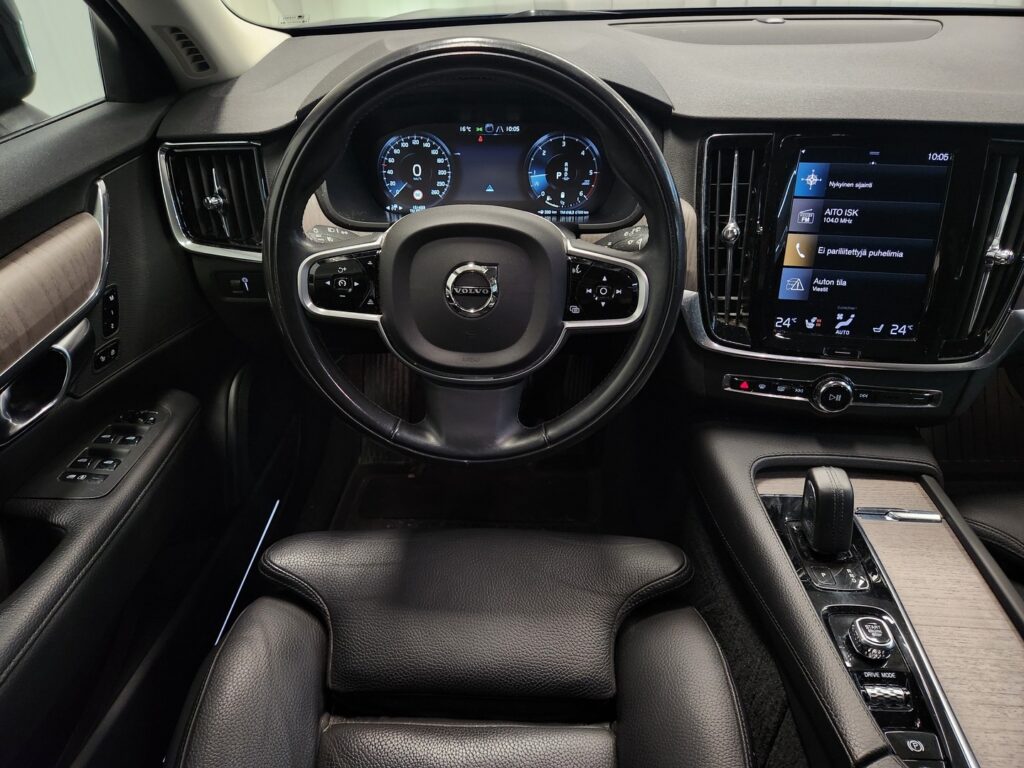 Volvo V90 Cross Country, image 11