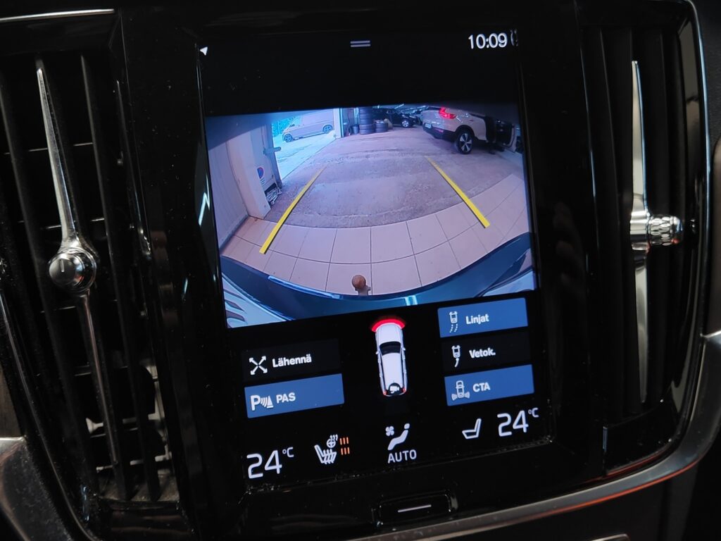 Volvo V90 Cross Country, image 13