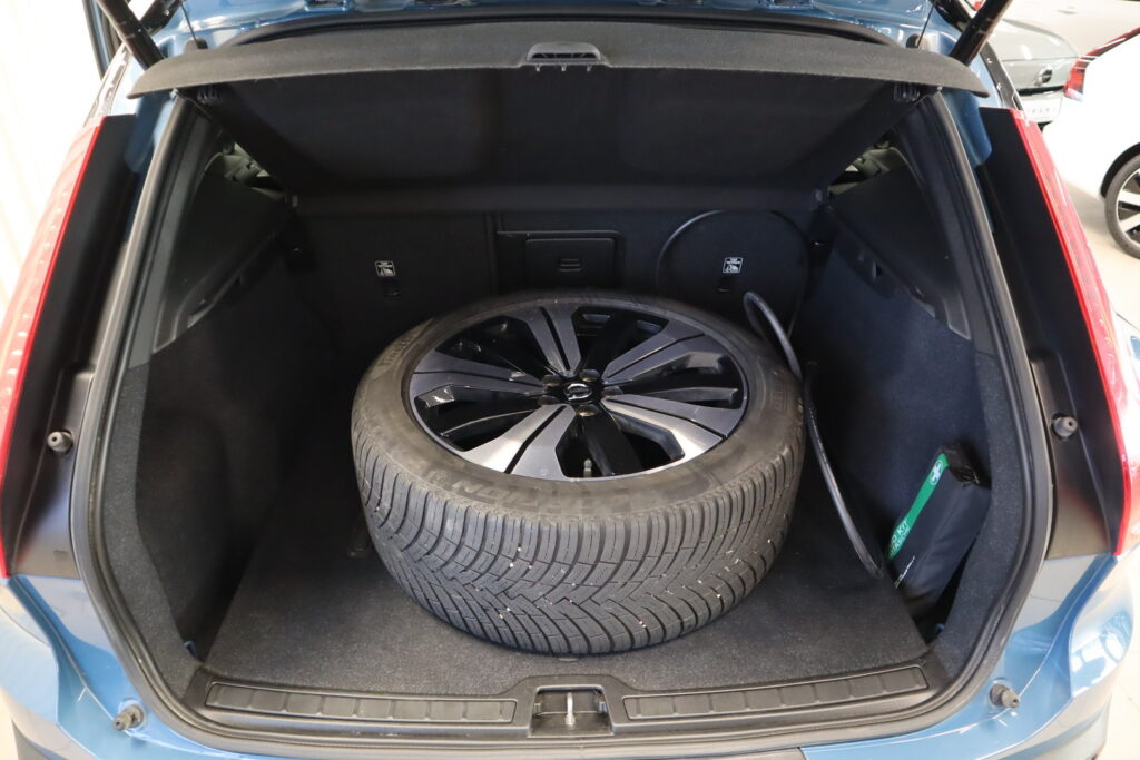 Volvo XC40, image 24