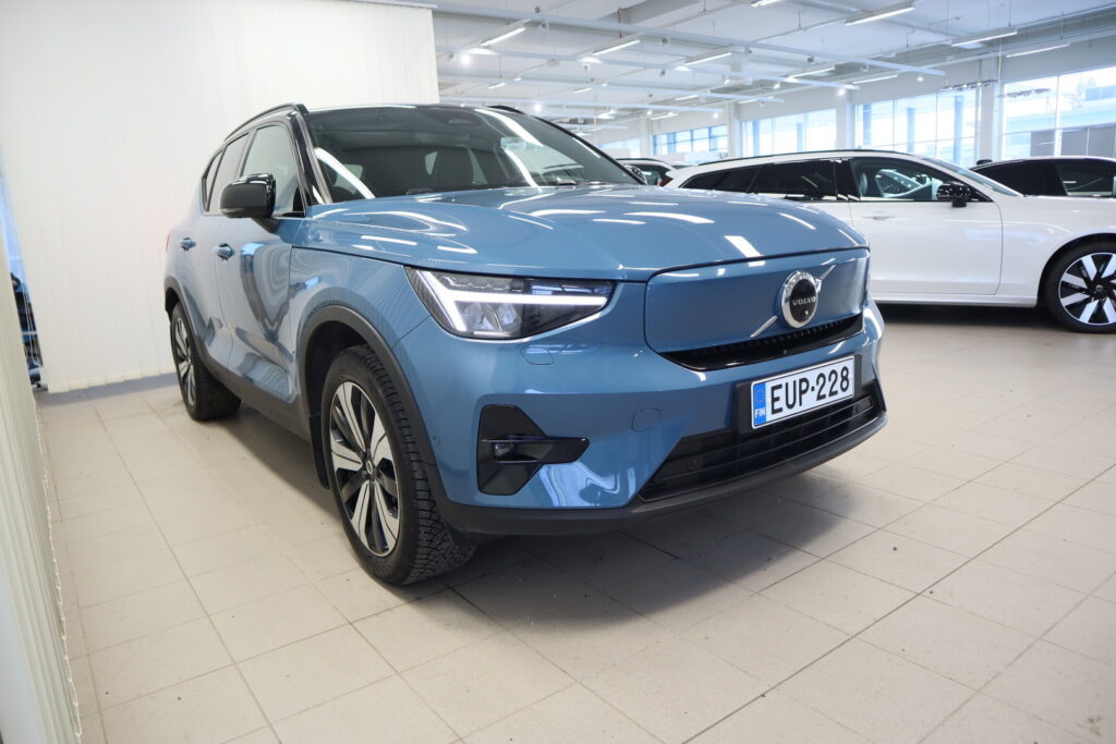 Volvo XC40, image 3
